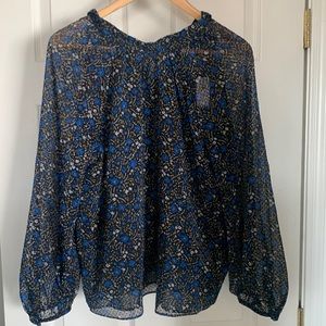 NWT Banana republic blue floral size medium with keyhole in the back blouse new